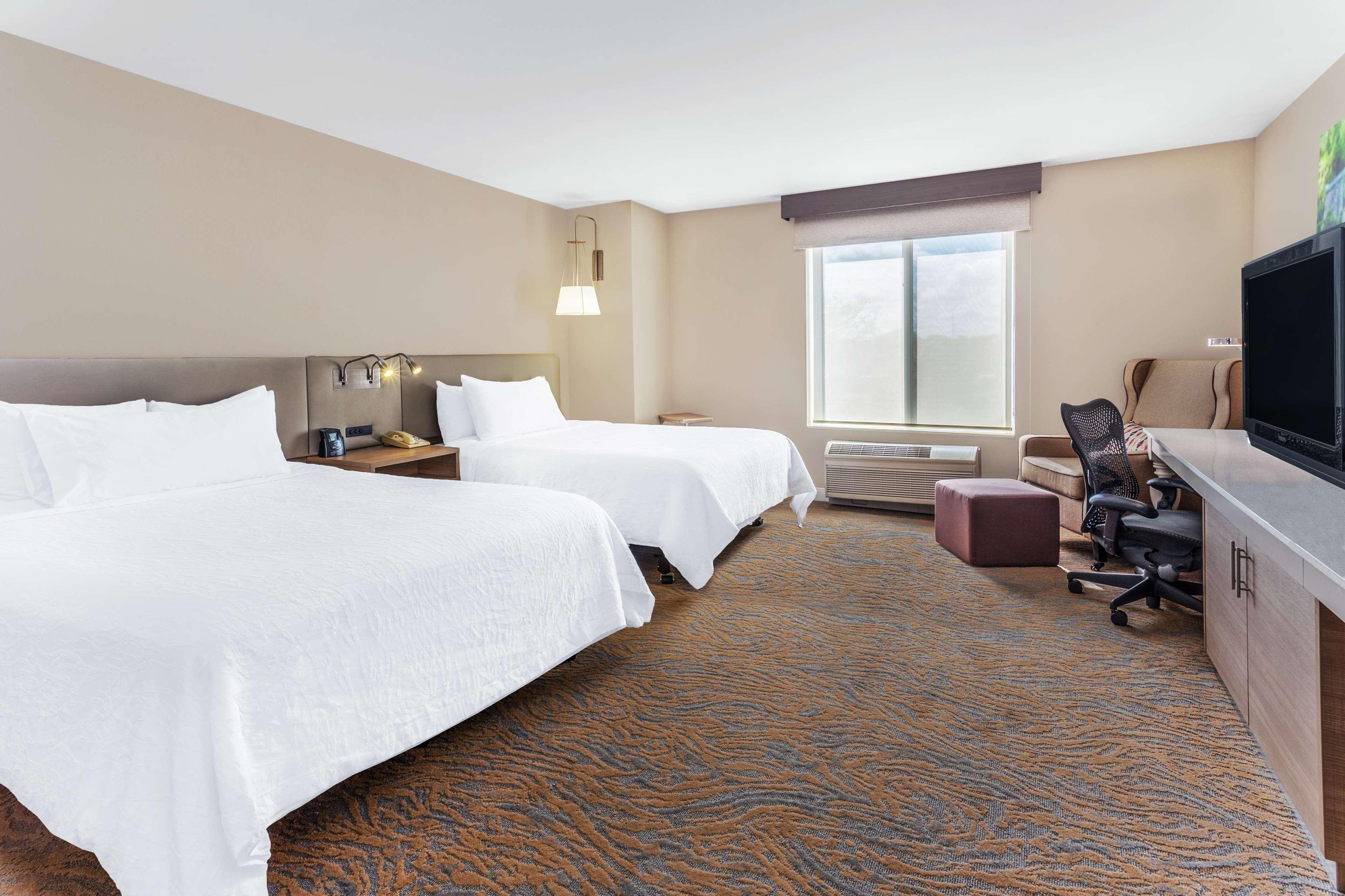 Hilton Garden Inn Saint Charles Buitenkant foto