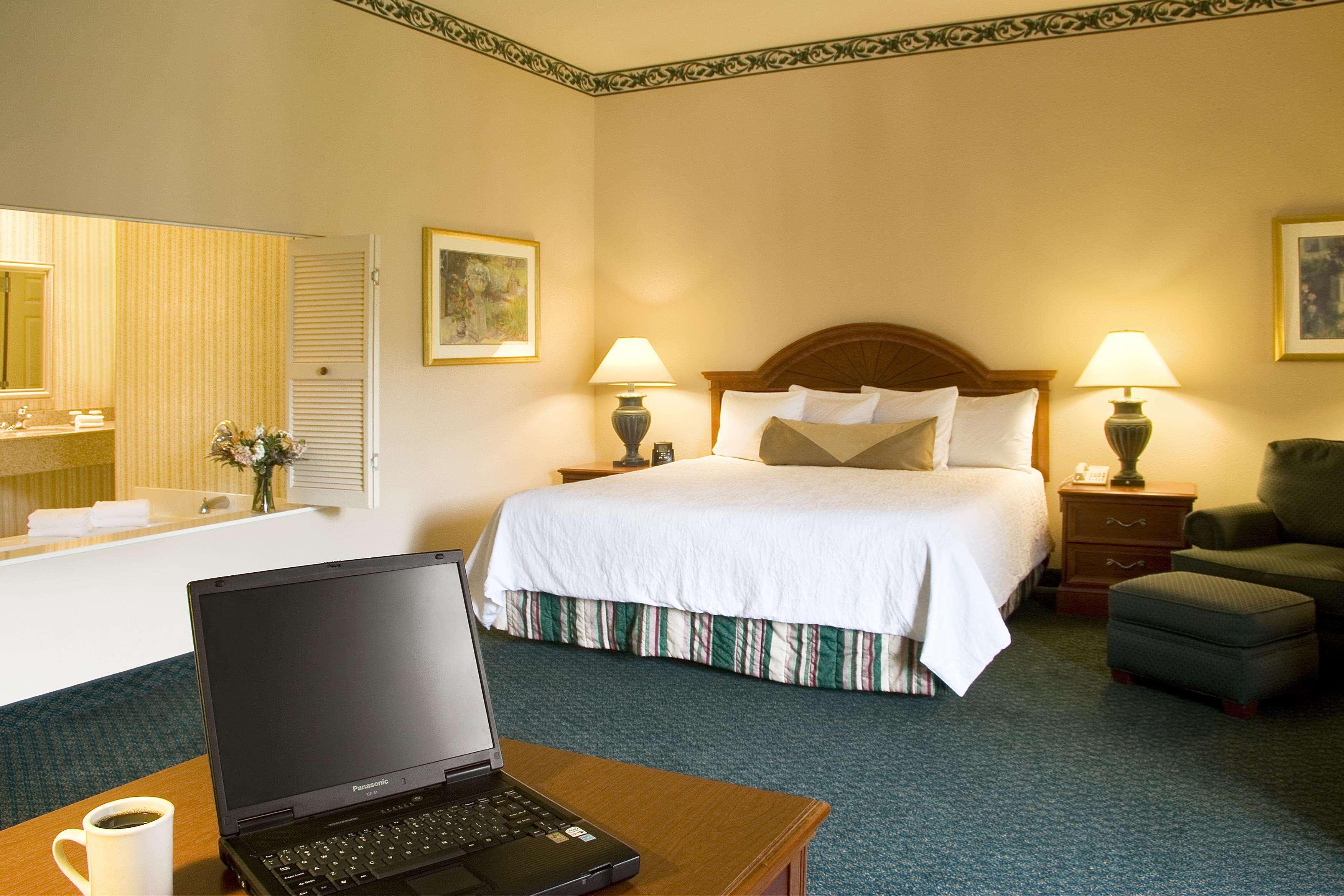 Hilton Garden Inn Saint Charles Kamer foto