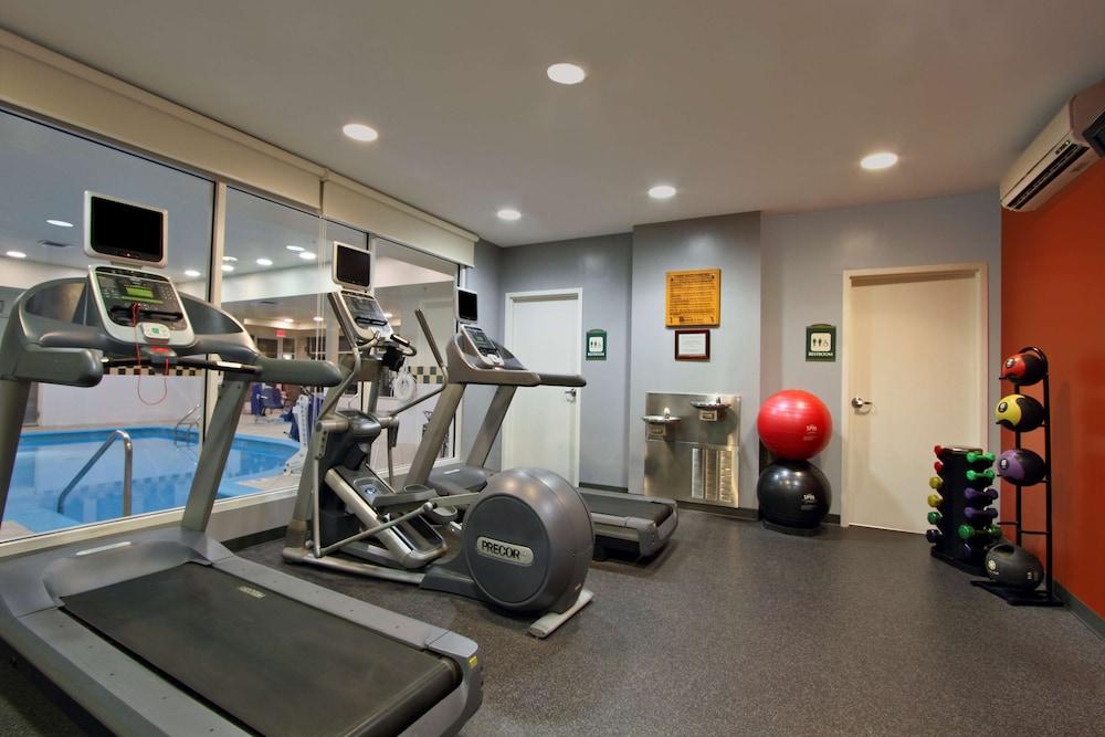 Hilton Garden Inn Saint Charles Buitenkant foto