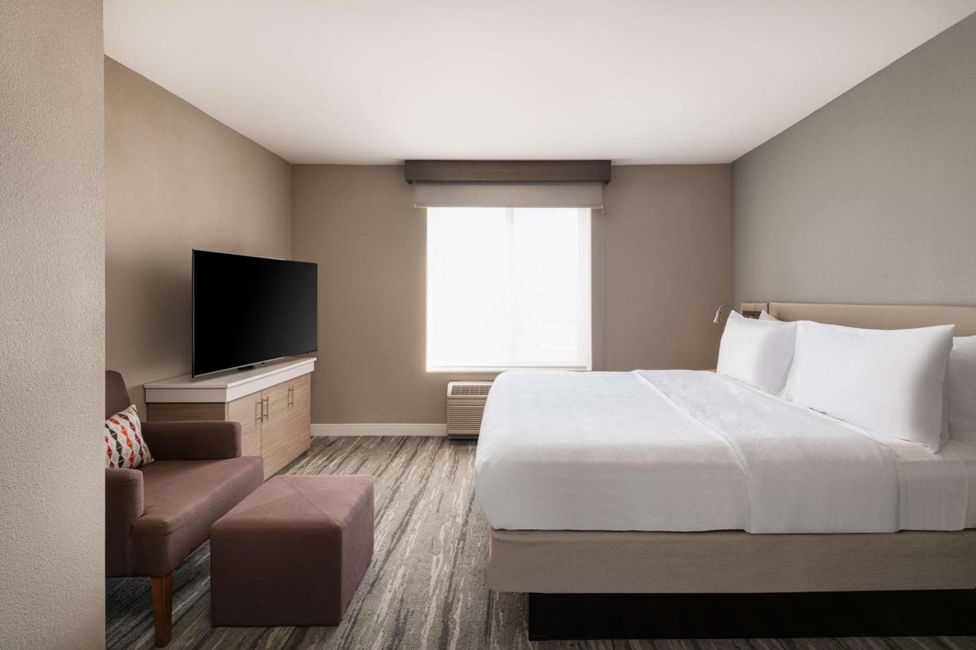 Hilton Garden Inn Saint Charles Buitenkant foto