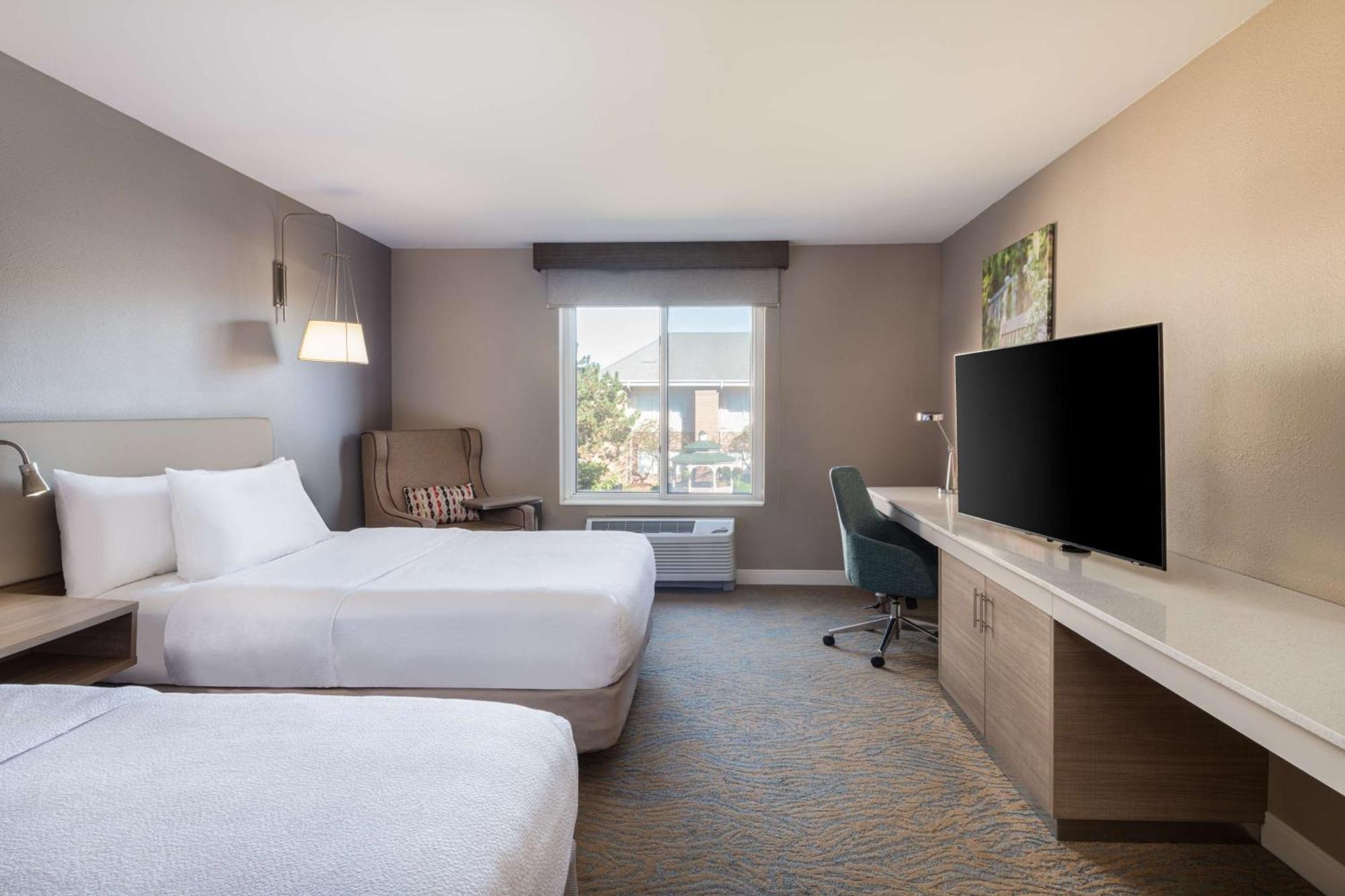 Hilton Garden Inn Saint Charles Buitenkant foto