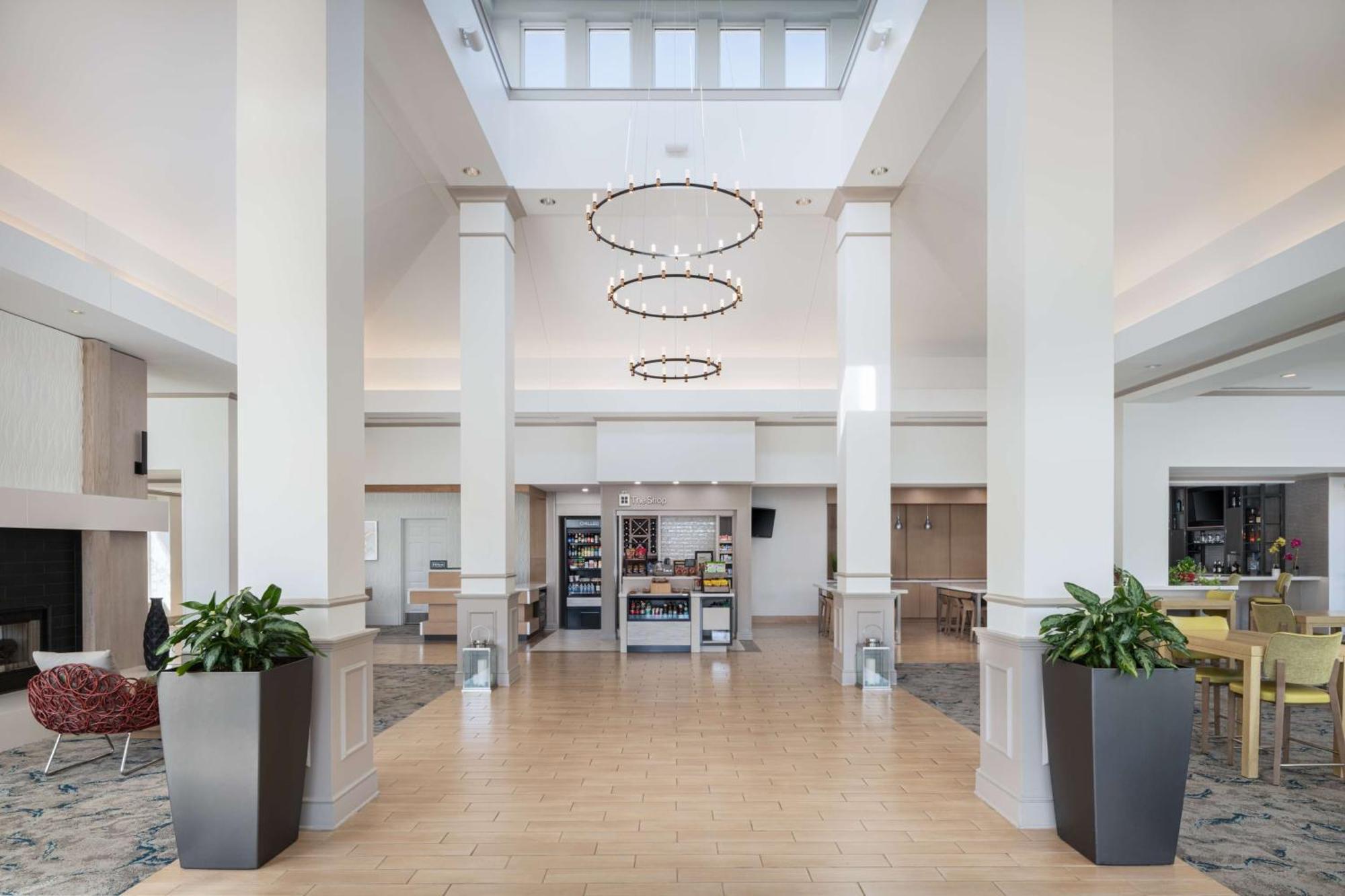 Hilton Garden Inn Saint Charles Buitenkant foto
