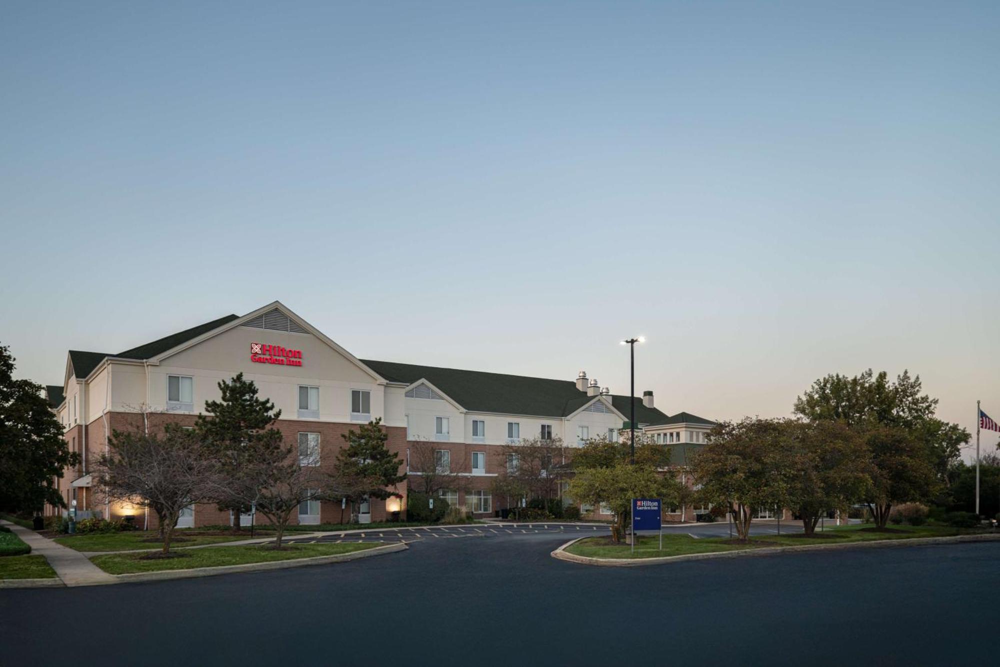 Hilton Garden Inn Saint Charles Buitenkant foto