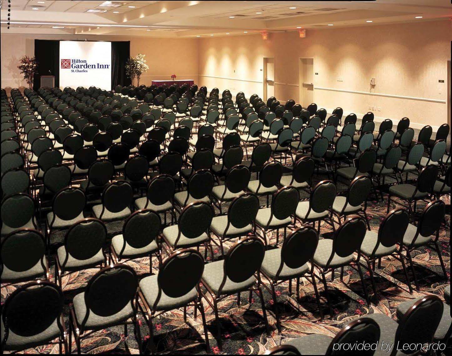 Hilton Garden Inn Saint Charles Buitenkant foto